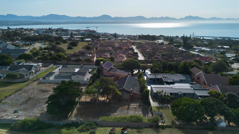 5 Bedroom Property for Sale in Mossel Bay Central Western Cape